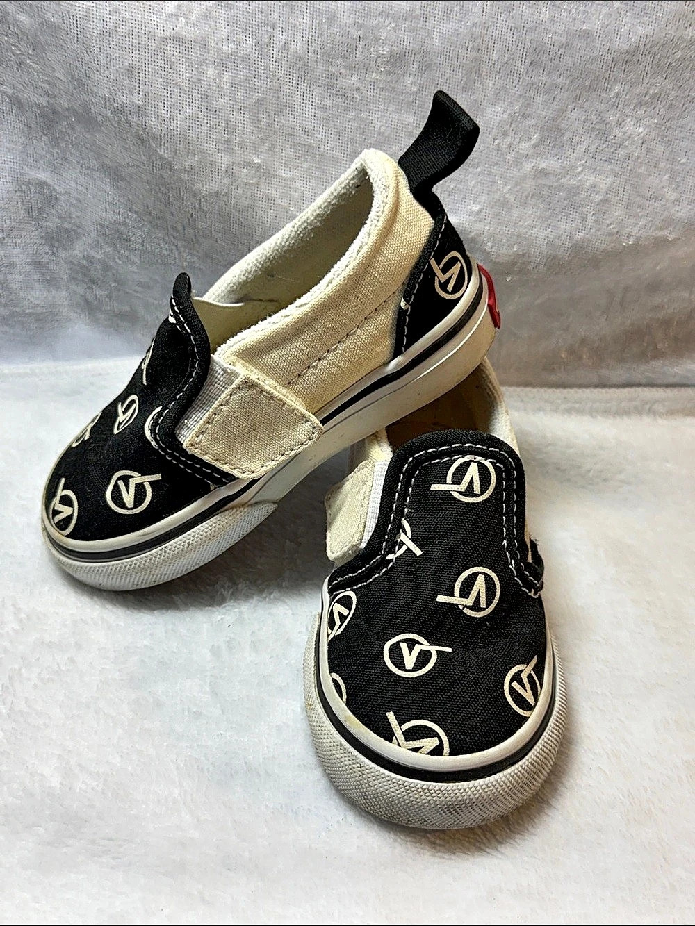Vans Toddler Classic Slip-On Prototype Sneakers Black & White size US 5